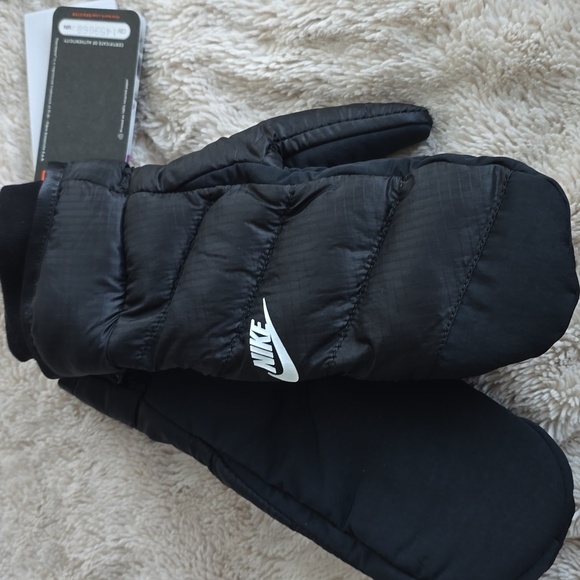 NWT Nike Mittens - Picture 2 of 5
